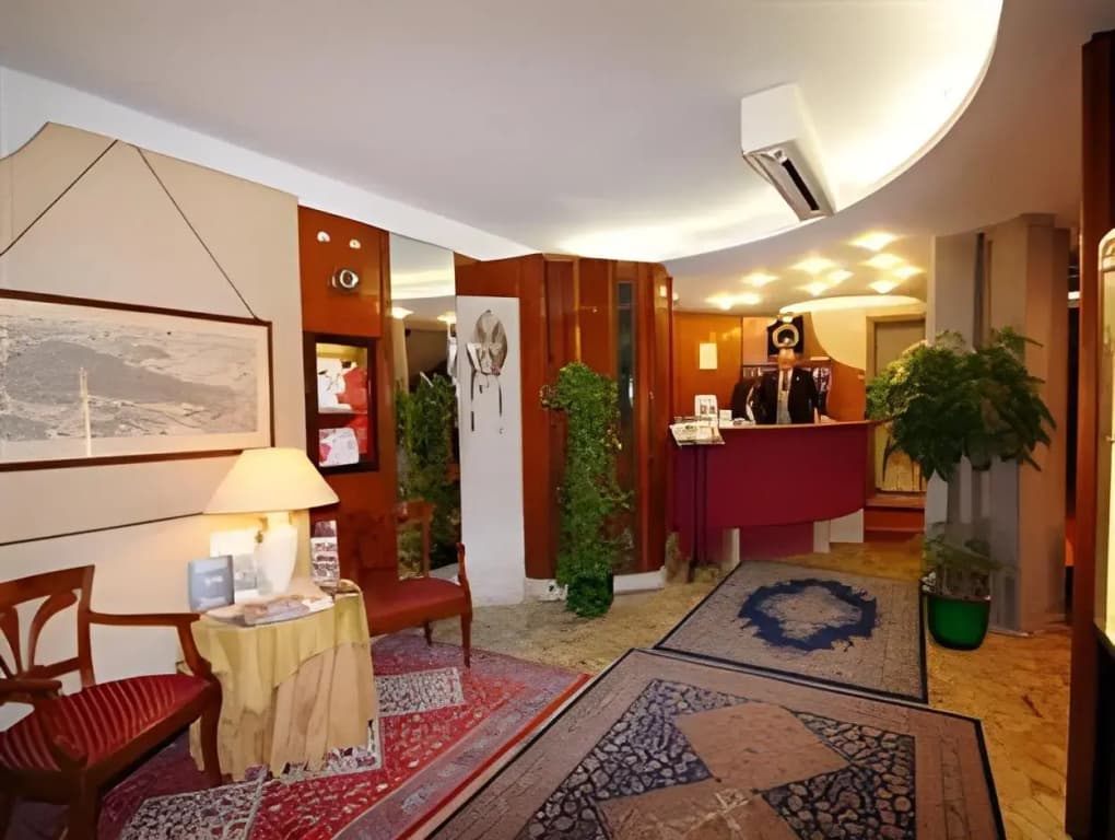 Hotel Ambassador Tre Rose - photo 16
