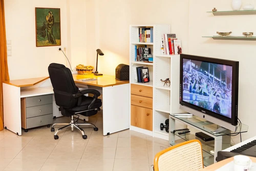 Spacious Apartment in Neos Kosmos - photo 3