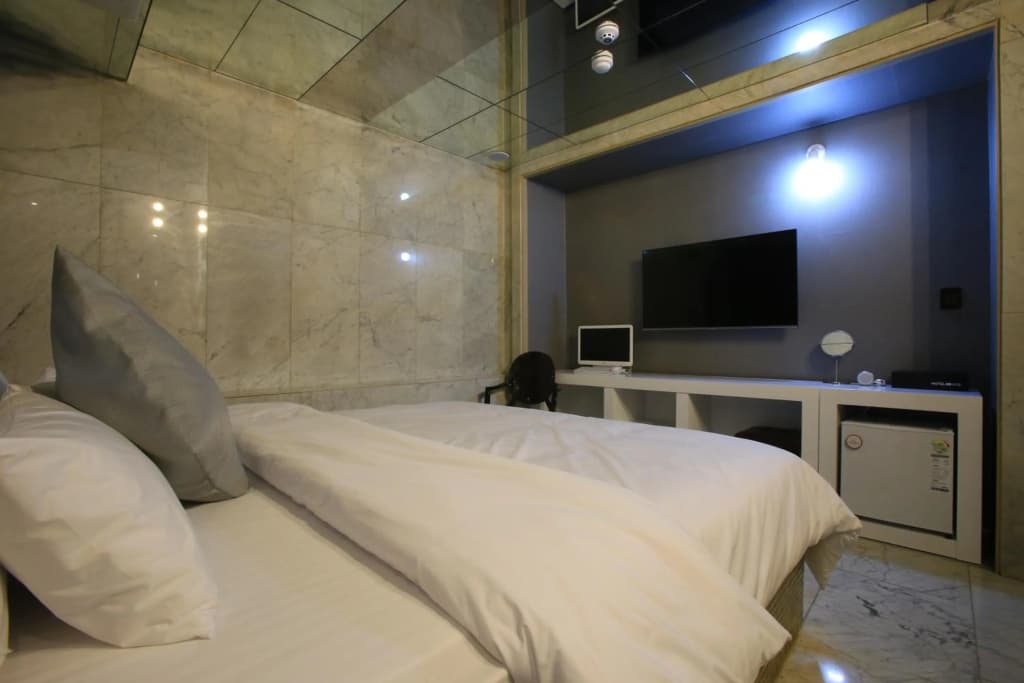 The Ace Hotel - photo 3