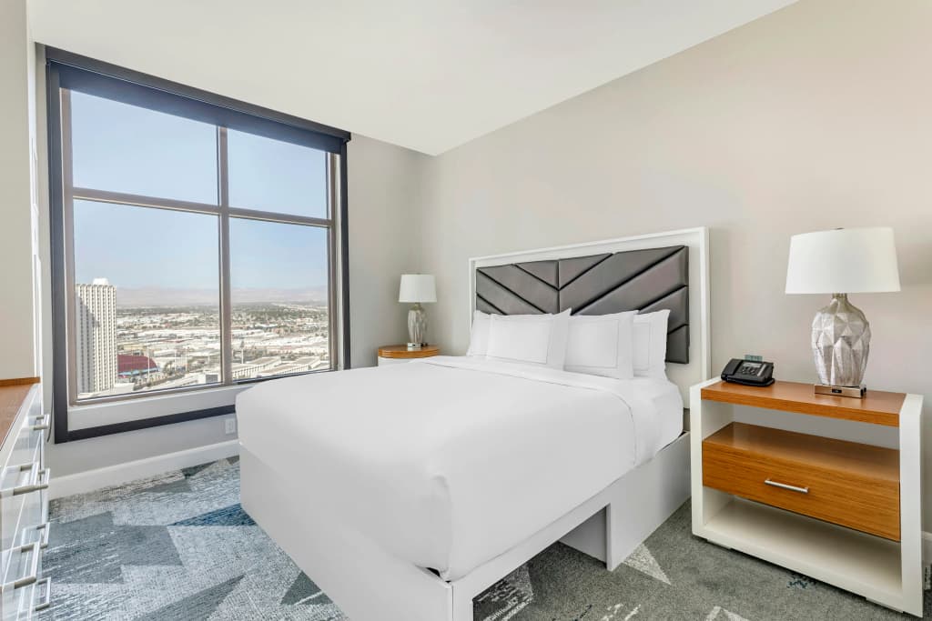 Hilton Grand Vacations Club on the Las Vegas Strip - photo 3