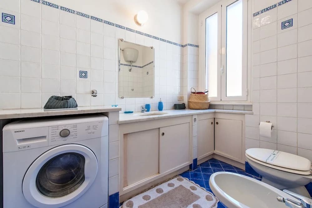 Spanish Steps Apartment - photo 9