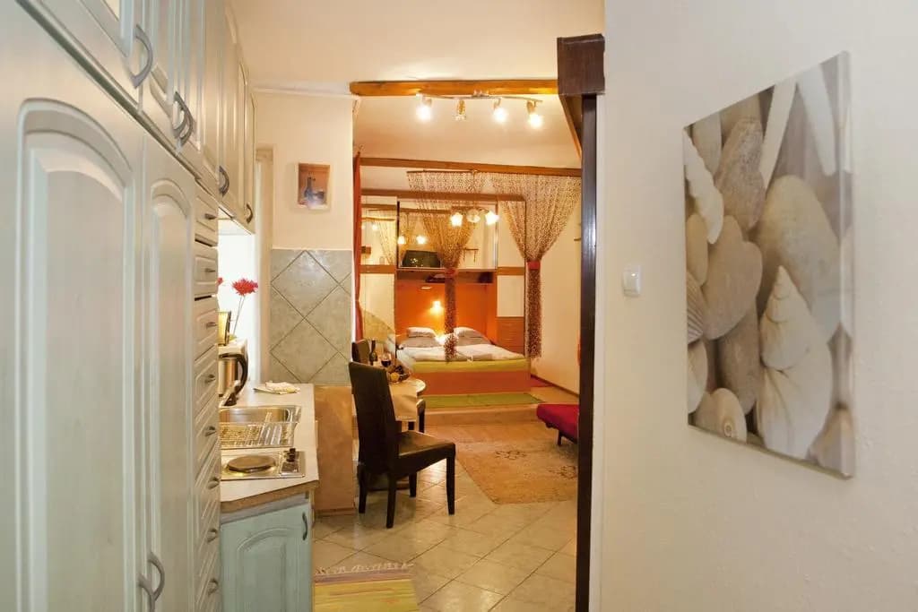 Margit Apartment - photo 2
