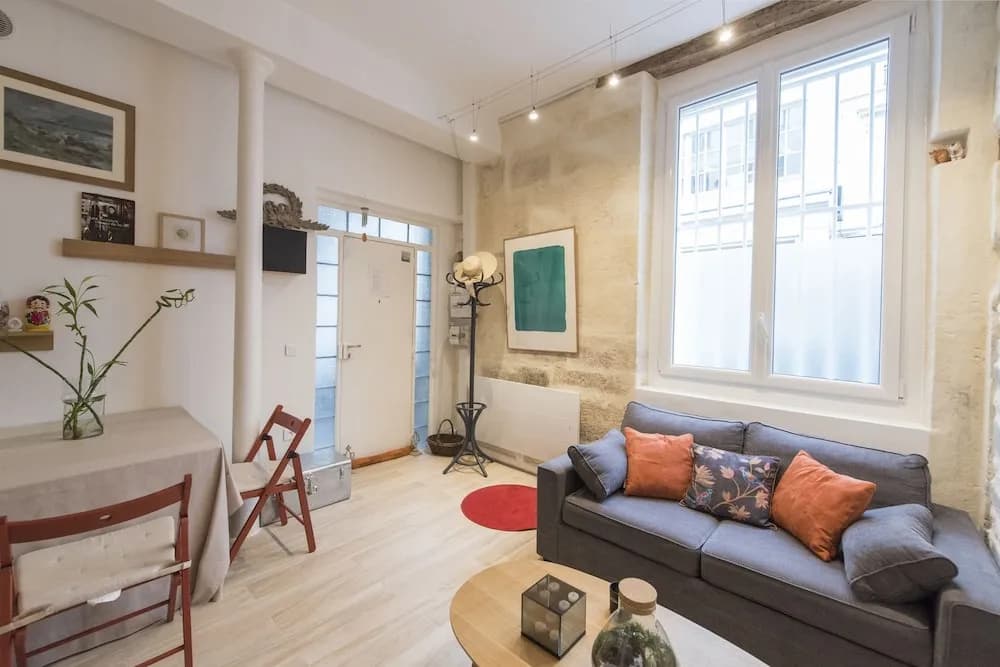 Characterful Bastille Hideaway - photo 8