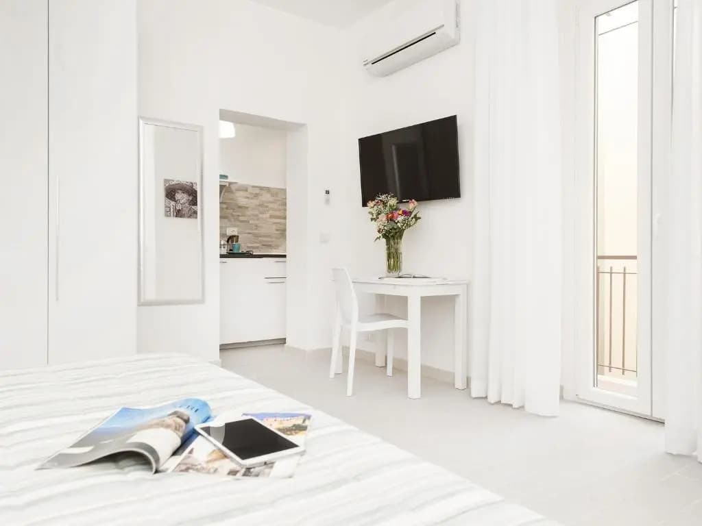 White Flat Termini - photo 2