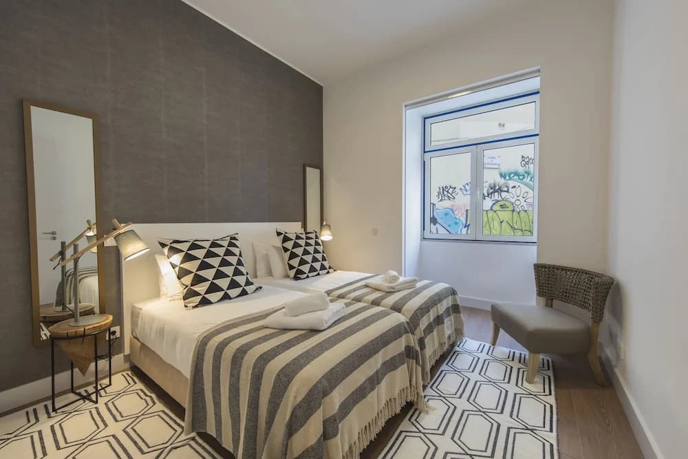 High Ceiling Duplex Apt Cais do Sodre - photo 18