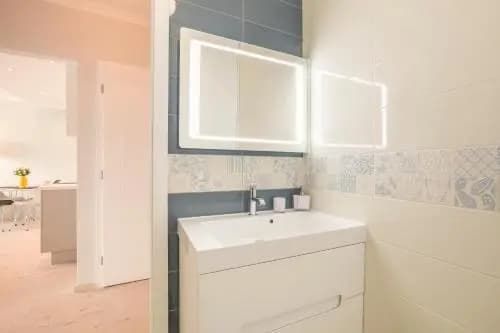 Royal Danube Apartments - photo 12