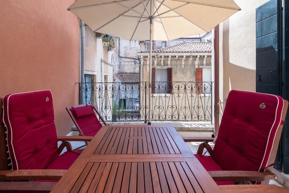 Ve.N.I.Ce Cera Remer Suite - photo 13