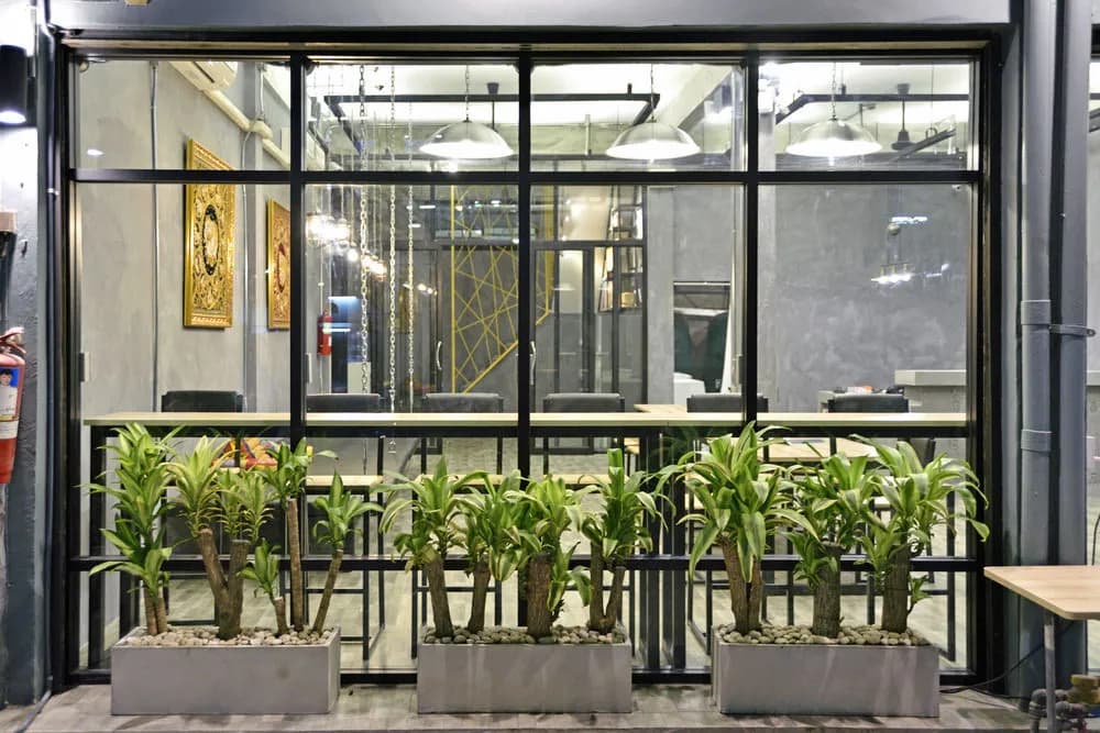 M Gray Hostel & Cafe - photo 1