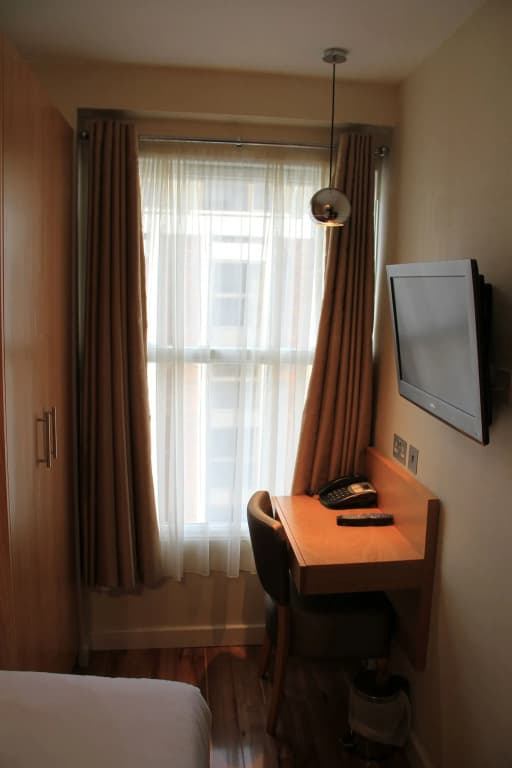 The Jade Hotel - photo 4