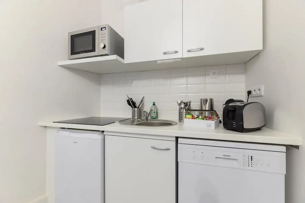 Daumier - New 2 Bdrs Flat near la Seine - photo 13