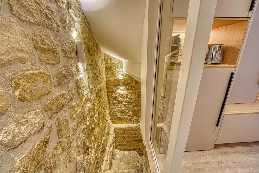 Central Historic Loft by Architect, Near Louvre - photo 11