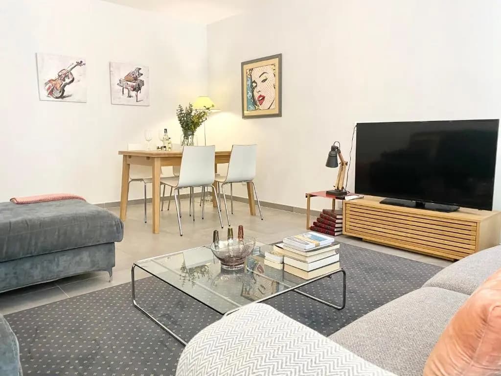 Cozy 2BR Appartment near the Port of Nice - photo 3