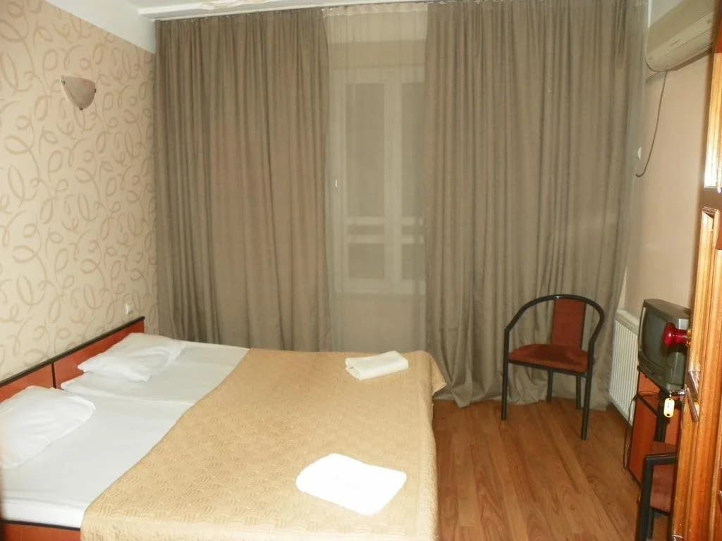 BY Universal Hotel - photo 10