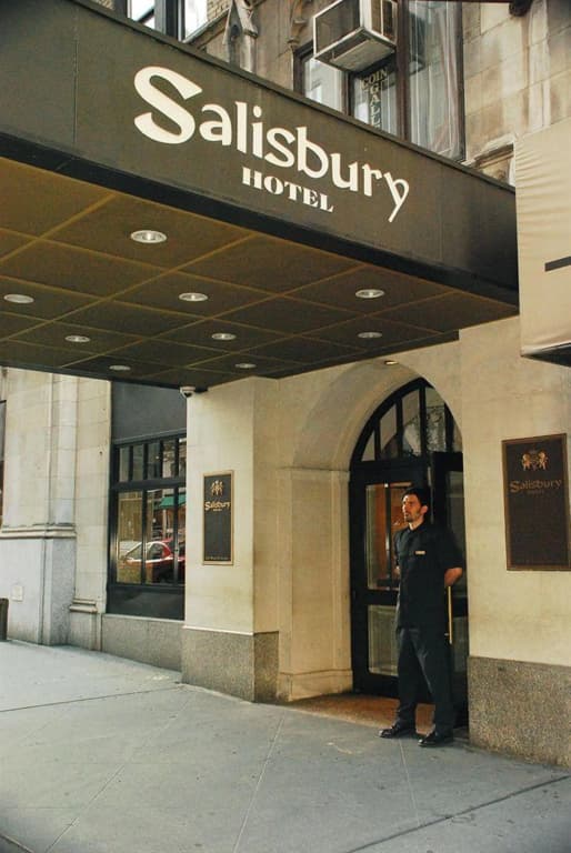 Salisbury Hotel - photo 1
