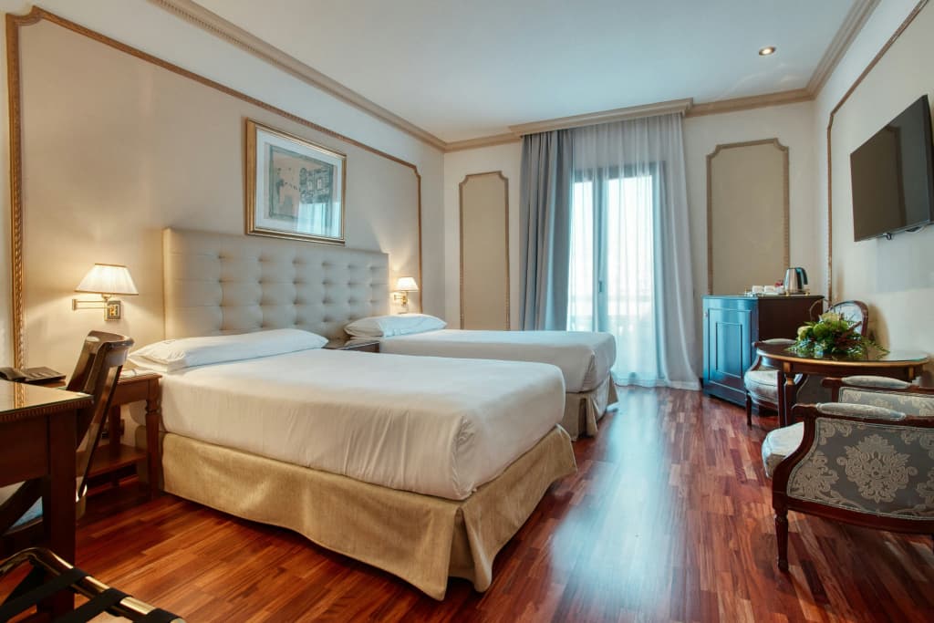 Hotel Roger de Lluria Barcelona - photo 3