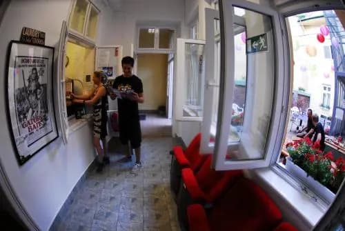 Mandarin Hostel - photo 18