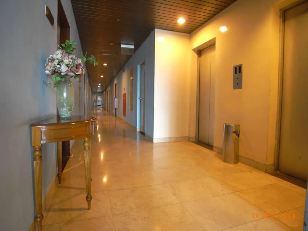 Super OYO Townhouse 1 Hotel Salemba - photo 18