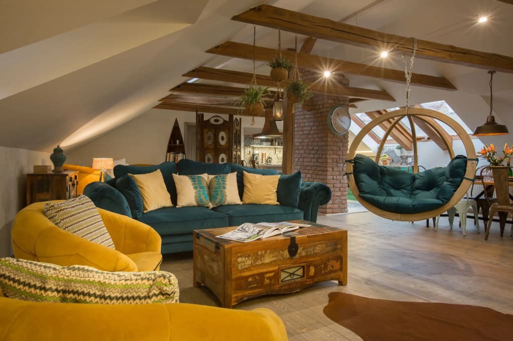 Old Town Boho Chic Attic - photo 6
