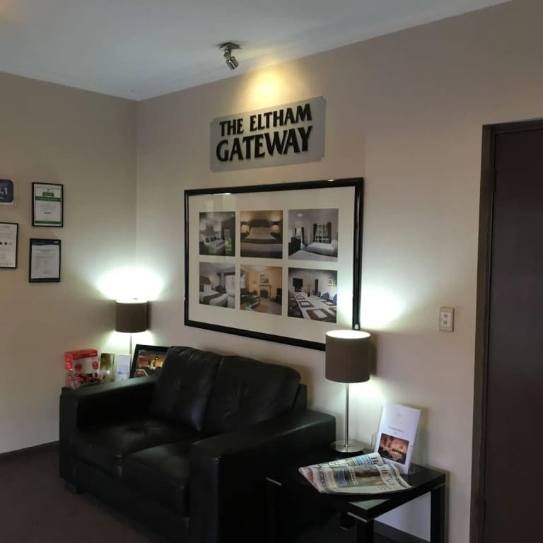 Eltham Gateway Hotel - photo 12