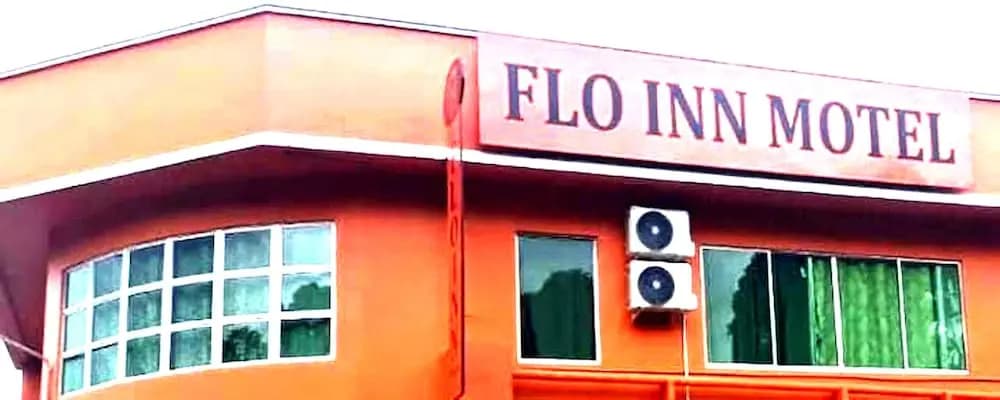 OYO HOME 90768 Flo Inn Motel - photo 1
