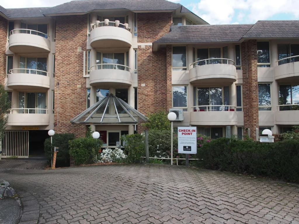 Wahroonga Waldorf Apartments Sydney - photo 1