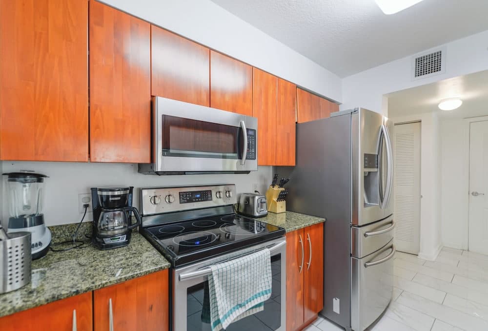 Brickell Bay 2308 - photo 17