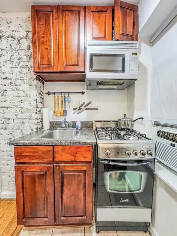 183 Orchard St - photo 13