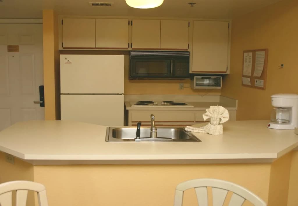 Parc Corniche Condominium Suite Hotel - photo 28