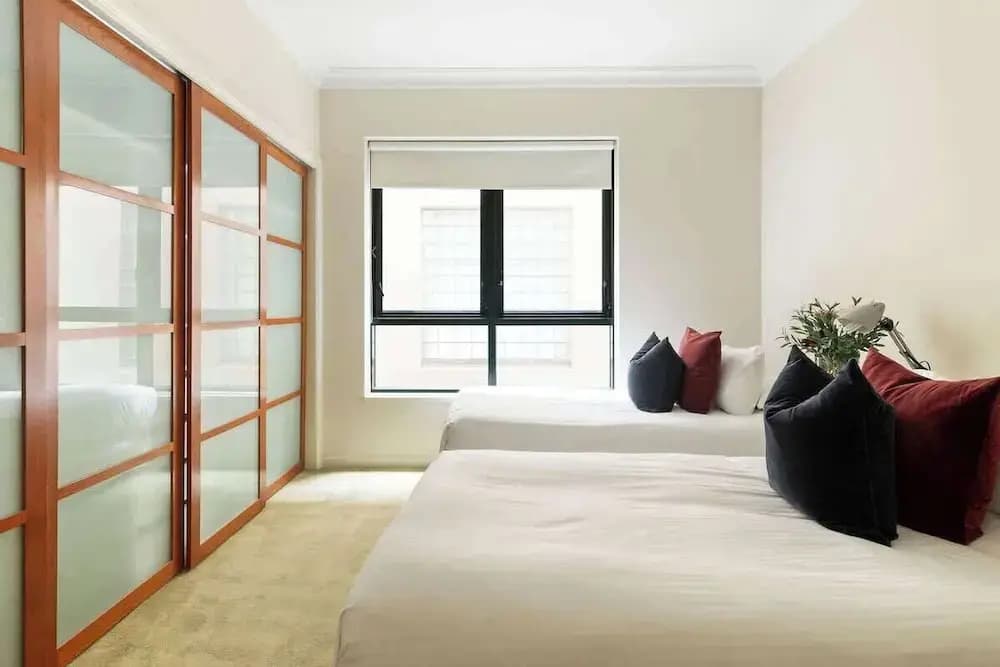 Stylish & Cozy 4BR Retreat With Free Parking - photo 19