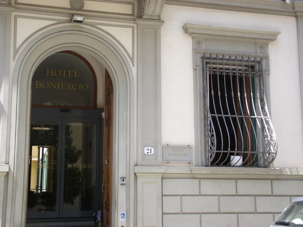 Hotel Bonifacio - photo 1