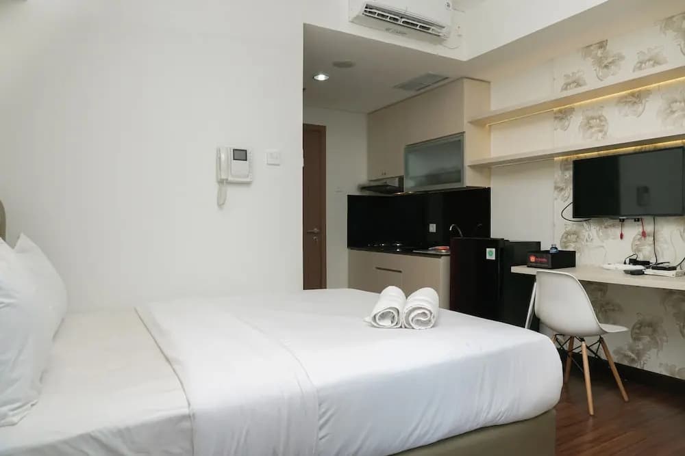 Pool View Studio Apartment at Puri Orchard - main photo