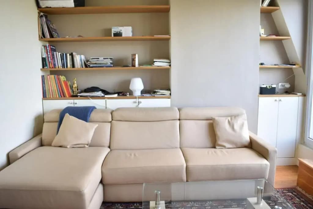 Fully Renovated Bright Studio with High View - photo 4