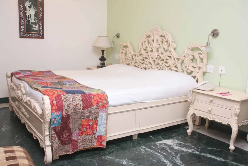 Tavern Business Hotel - photo 4