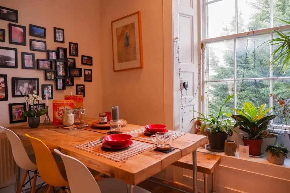Luxury Central Georgian Apartment With Castle Views - photo 11