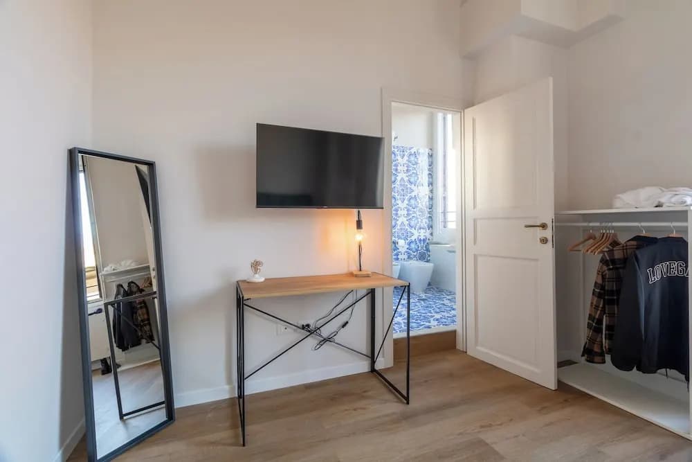 Joe Litty Guesthouse - photo 8