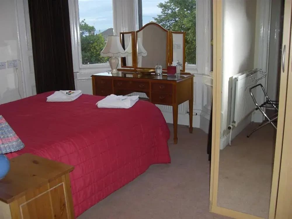 The Robert Burns Hotel - photo 7