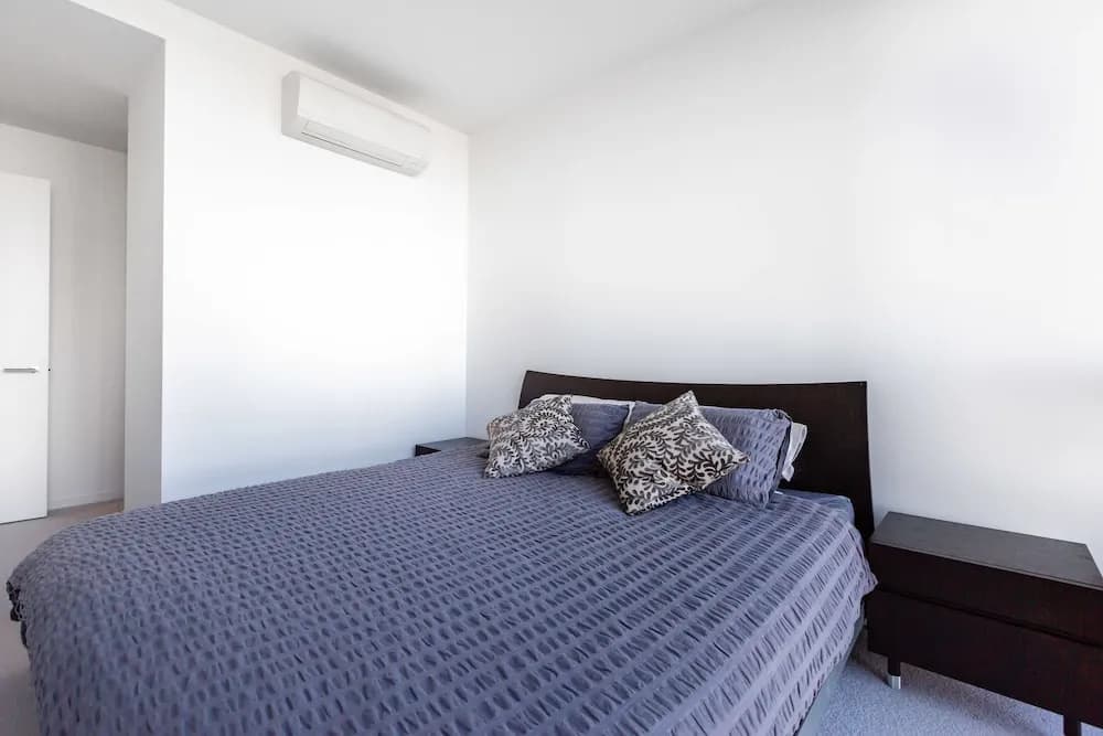 Sabrina, 2BDR Docklands Apartment - photo 2