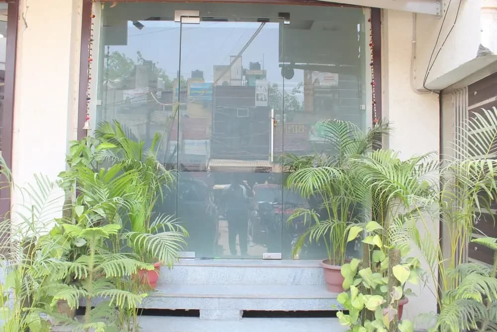 South Delhi Inn - photo 16