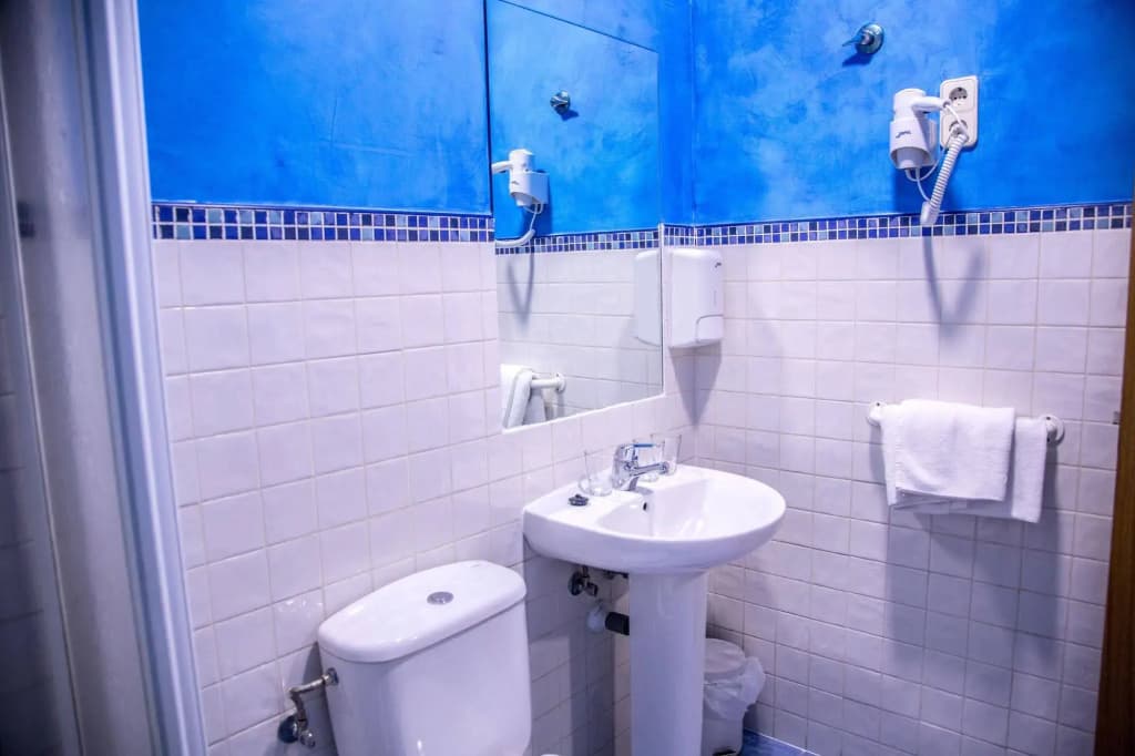 Hostal Montaloya - photo 9