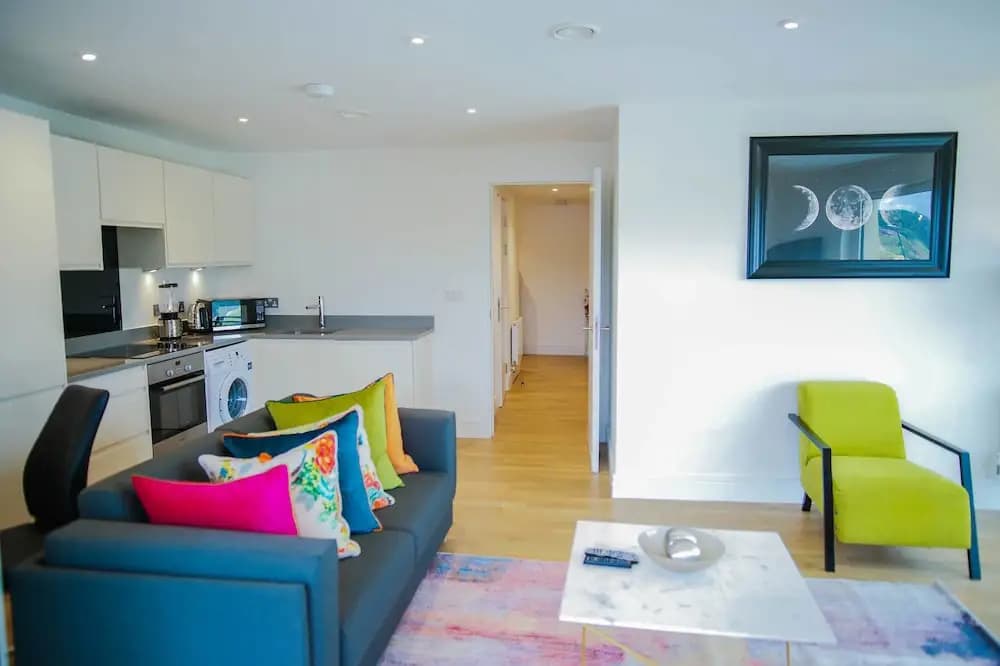 Executive 2 Bed Apartment - photo 14