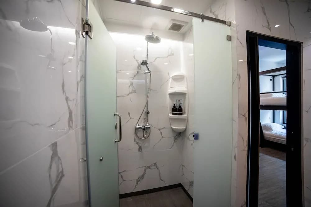 A.D.B. 08 Express - Hostel - photo 7