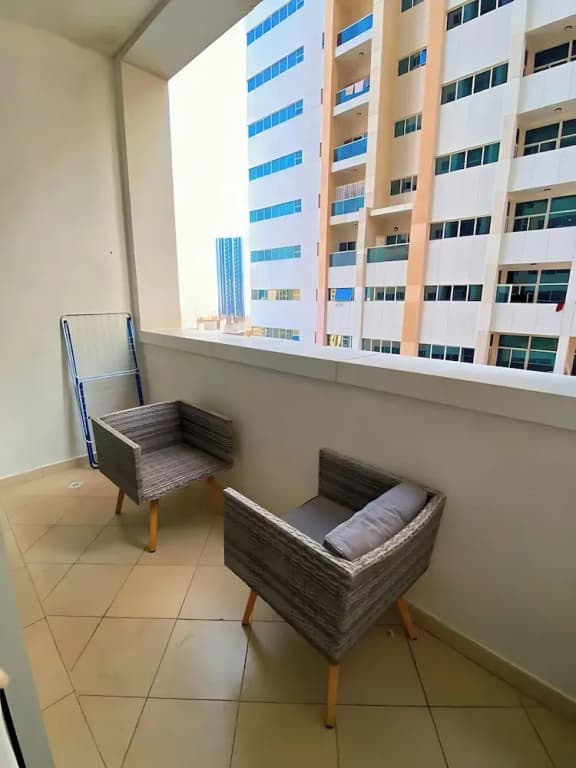Stylish Serene 2BHK in the Heart of the City - photo 25