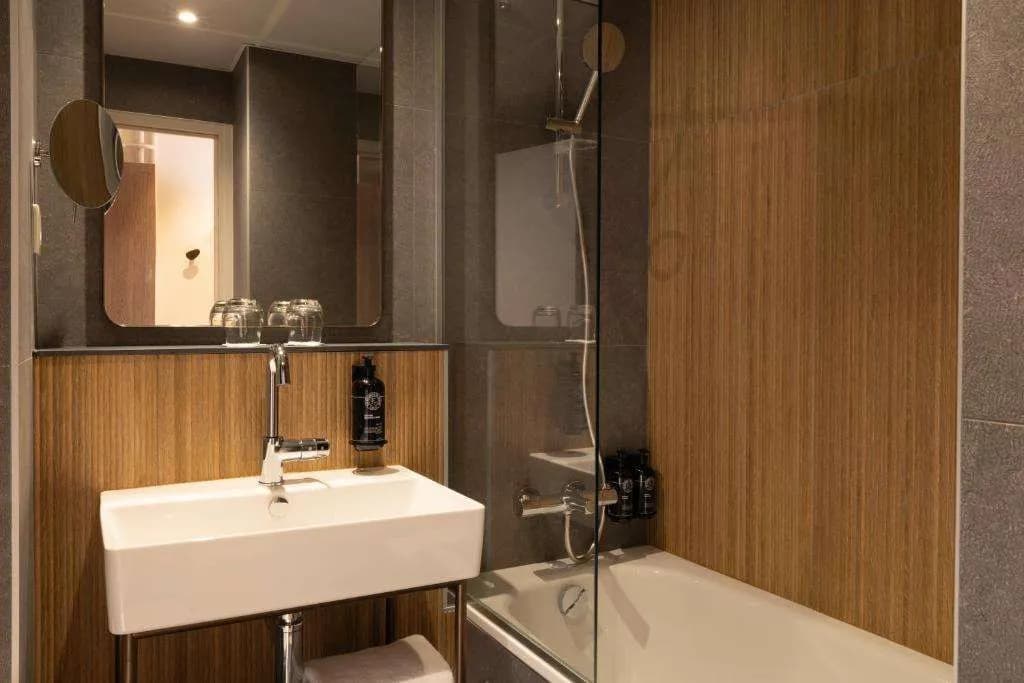 Hotel Le Cardinal - photo 26