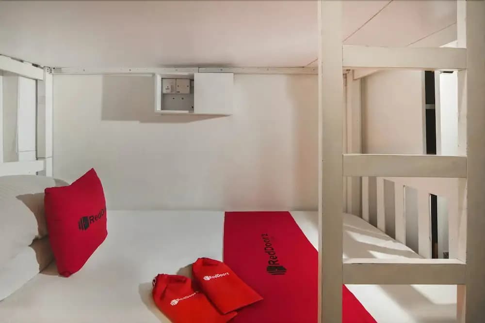 RedDoorz Hostel @ Bugis - photo 5