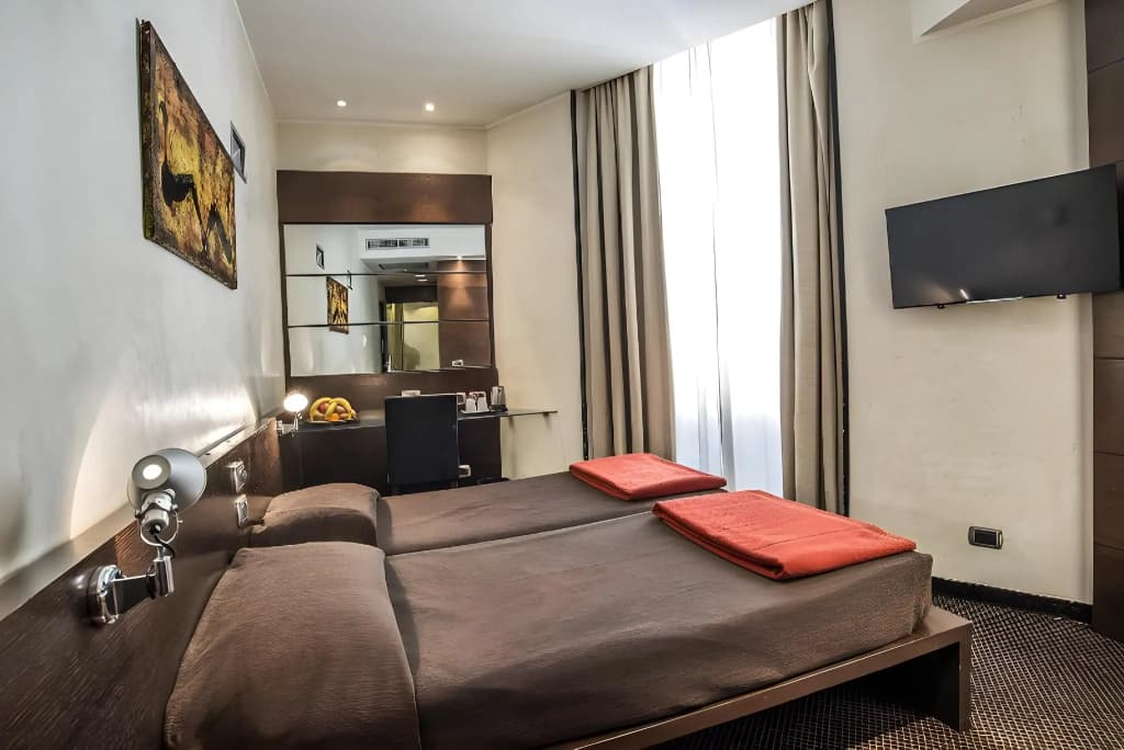 Hotel Accademia - photo 6