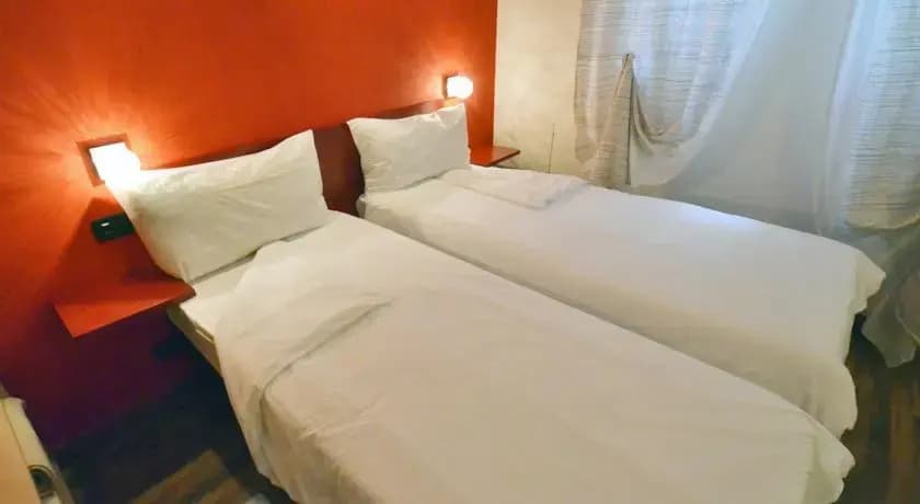 Quo Vadis Guest House - photo 6