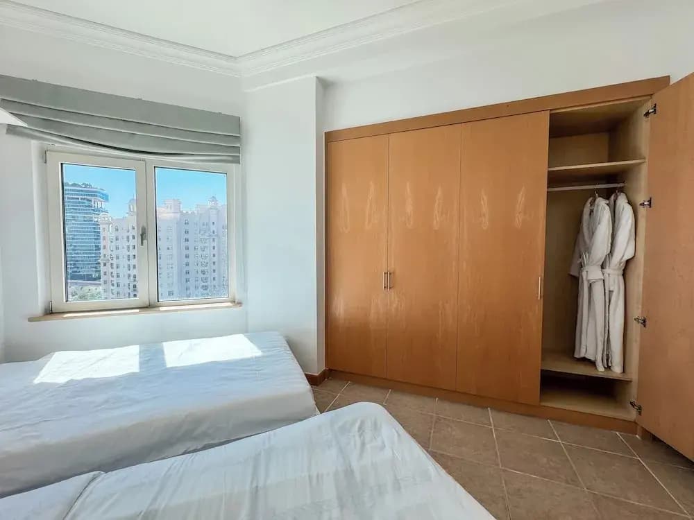 Upgraded 2BR Apartment at the Beach - photo 1