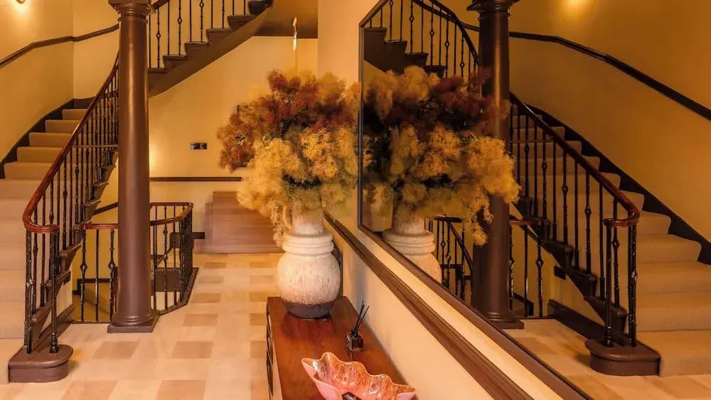 3 Johns Place Townhouse - photo 2