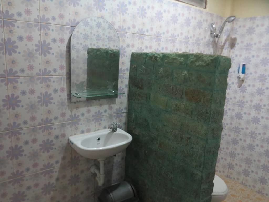 Sari Buana Bed & Breakfast - photo 9