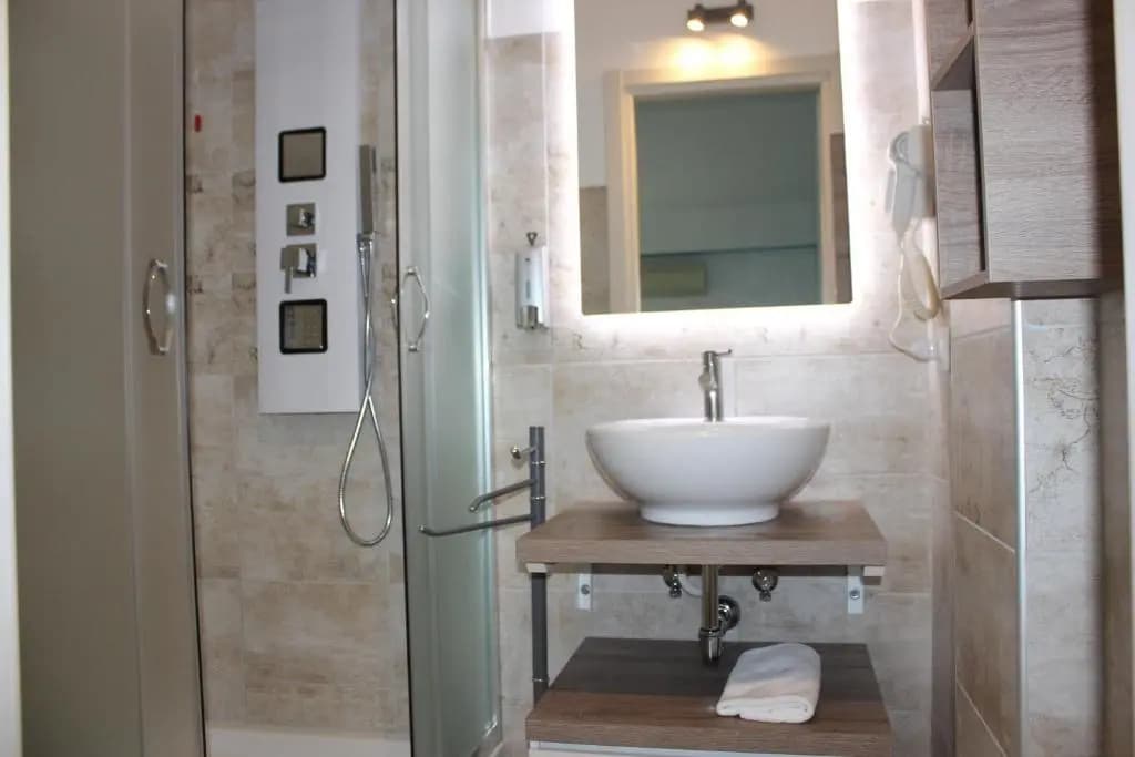 Roman Sunrise Rooms - photo 9